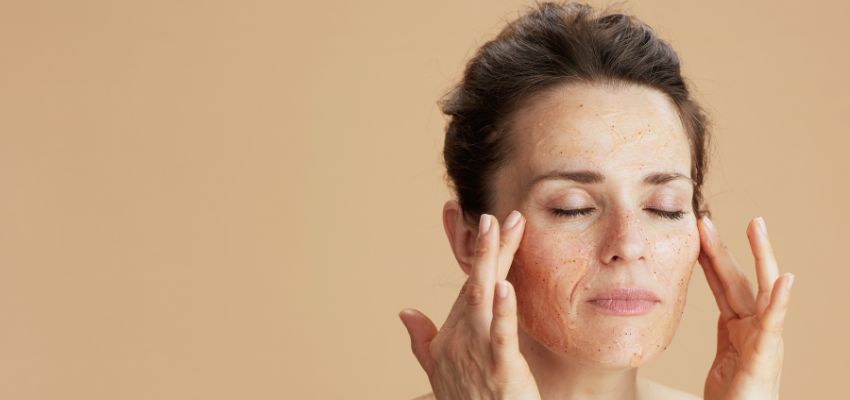 Wondering how to remove age spots naturally? Try an exfoliating facial scrub.