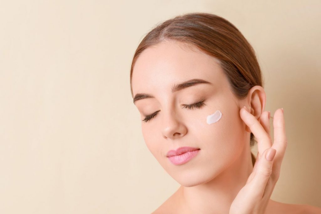 Tretinoin Vs Retinol: The Truth About Their Skin Benefits